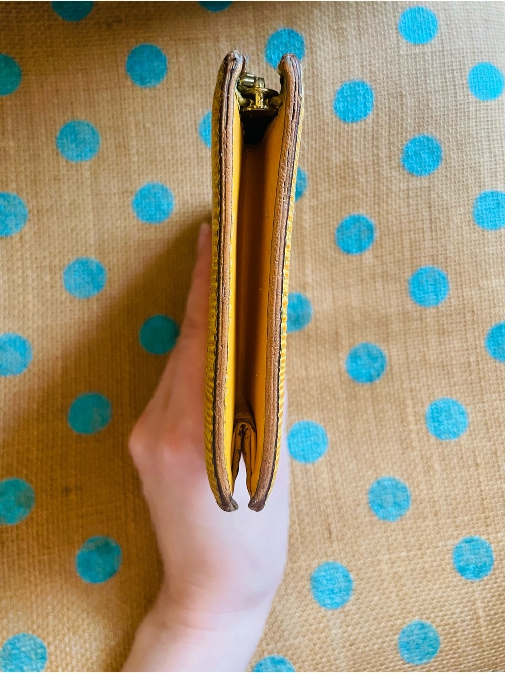 Vintage Louis Vuitton Epi Leather wallet/coin purse - Picture 8 of 9